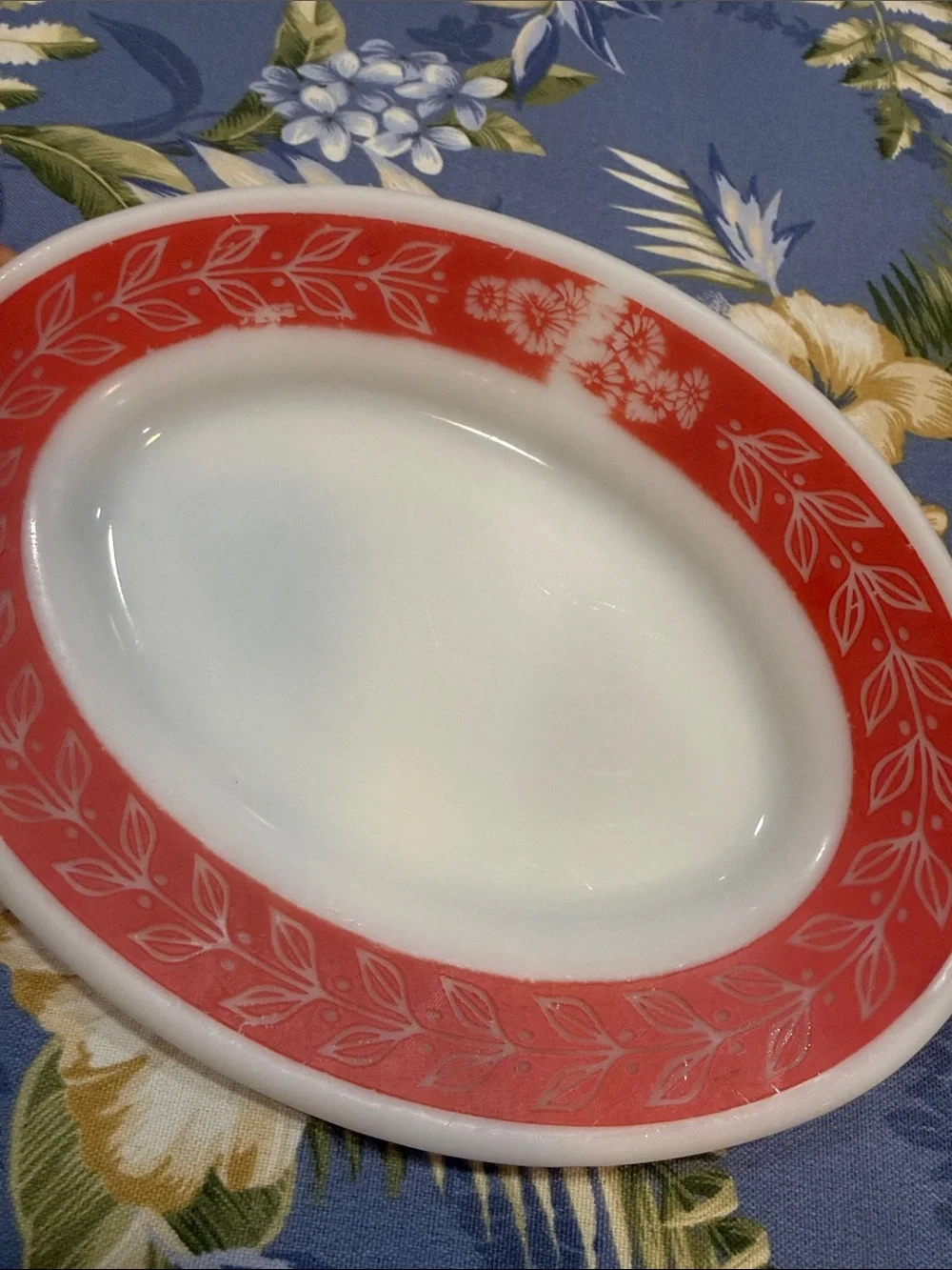 Pyrex Red Laurel Leaf Plate